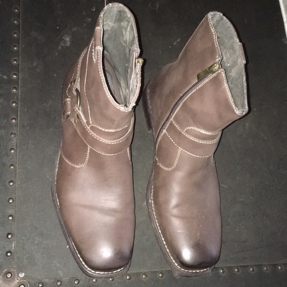 Steve Madden Other - Steve Madden riding boots 9.5 brown leather